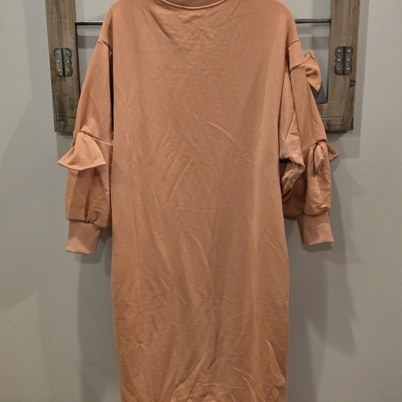 Chic Peach Bow Sleeve Dress - Picture 3 of 7